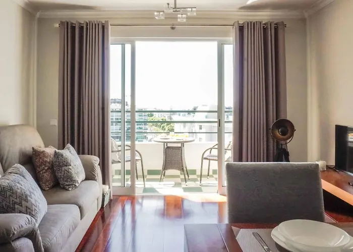 Апартаменты Like Vi Formosa I Sea View Balcony I Free Parking Фуншал